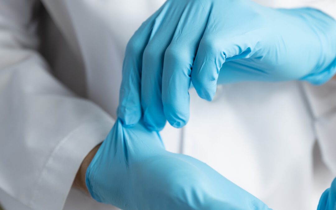 Einmalhandschuhe richtig verwenden – so geht’s